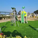 Mobil-home Confortable Avec Terrasse à - Api-1-52-842 * Brem-sur-Mer