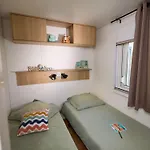 Camping Mobil-home Confortable Avec Terrasse à - Api-1-52-842