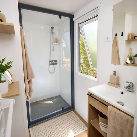 Mobil-home Confortable Avec Terrasse A - Api-1-52-842 Kemping
