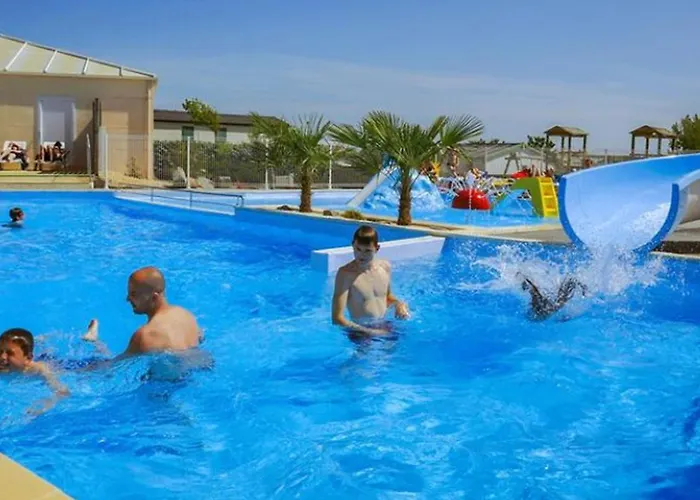 Kemping Mobil-home Confortable Avec Terrasse A - Api-1-52-842 Brem-Sur-Mer