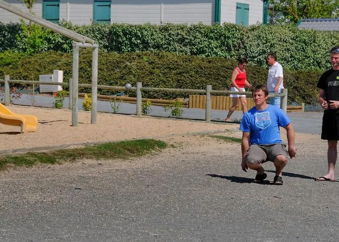 אתר קמפינג Mobil-home Confortable Avec Terrasse A - Api-1-52-842 *