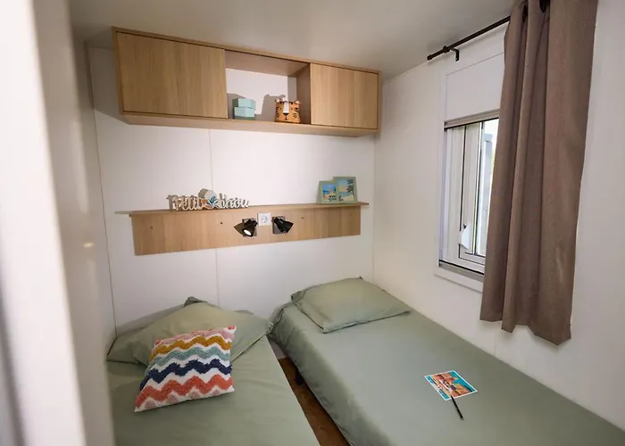 Kemping Mobil-home Confortable Avec Terrasse A - Api-1-52-842